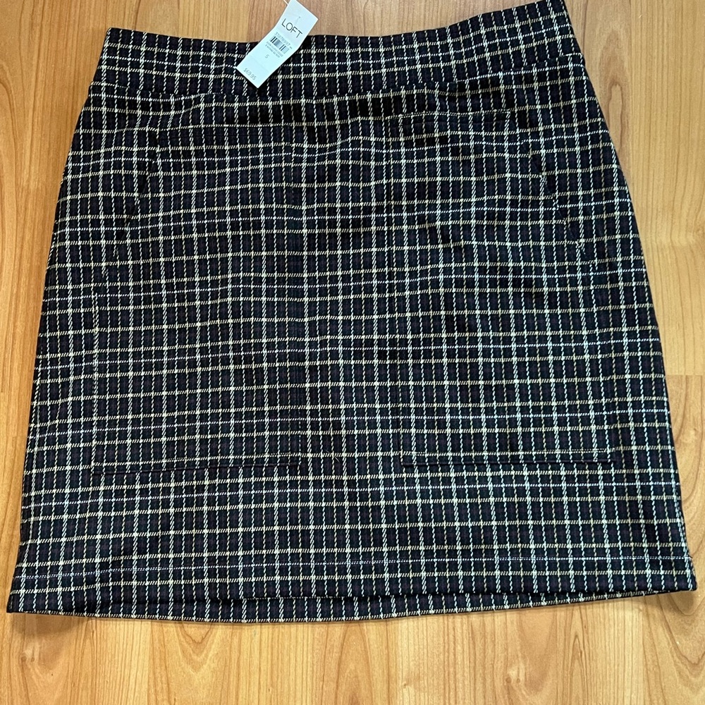 NWT Loft skirt, small, pockets, elastic waist, maroon black white & gold plaid